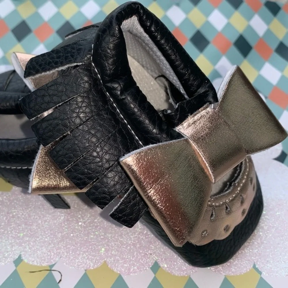2 pairs Baby girl shoes.  Size 7‎ and newborn size